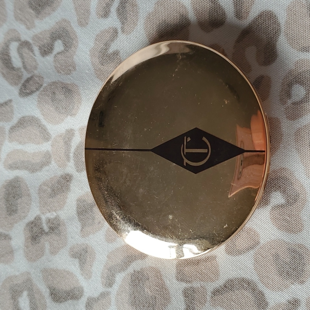 Charlotte Tilbury Magic vanish color corrector #2 (medium)